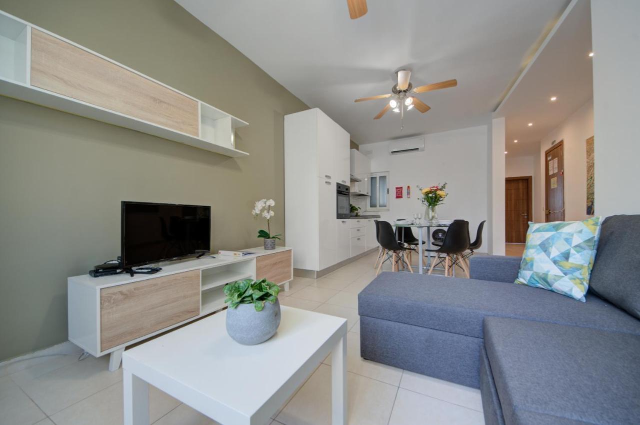 Azure Haven - Gzira Apartments And Penthouse By Shortletsmalta Exterior photo